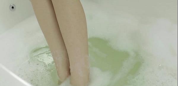  Antoinette Dusheva bathtub orgasms with vibrator